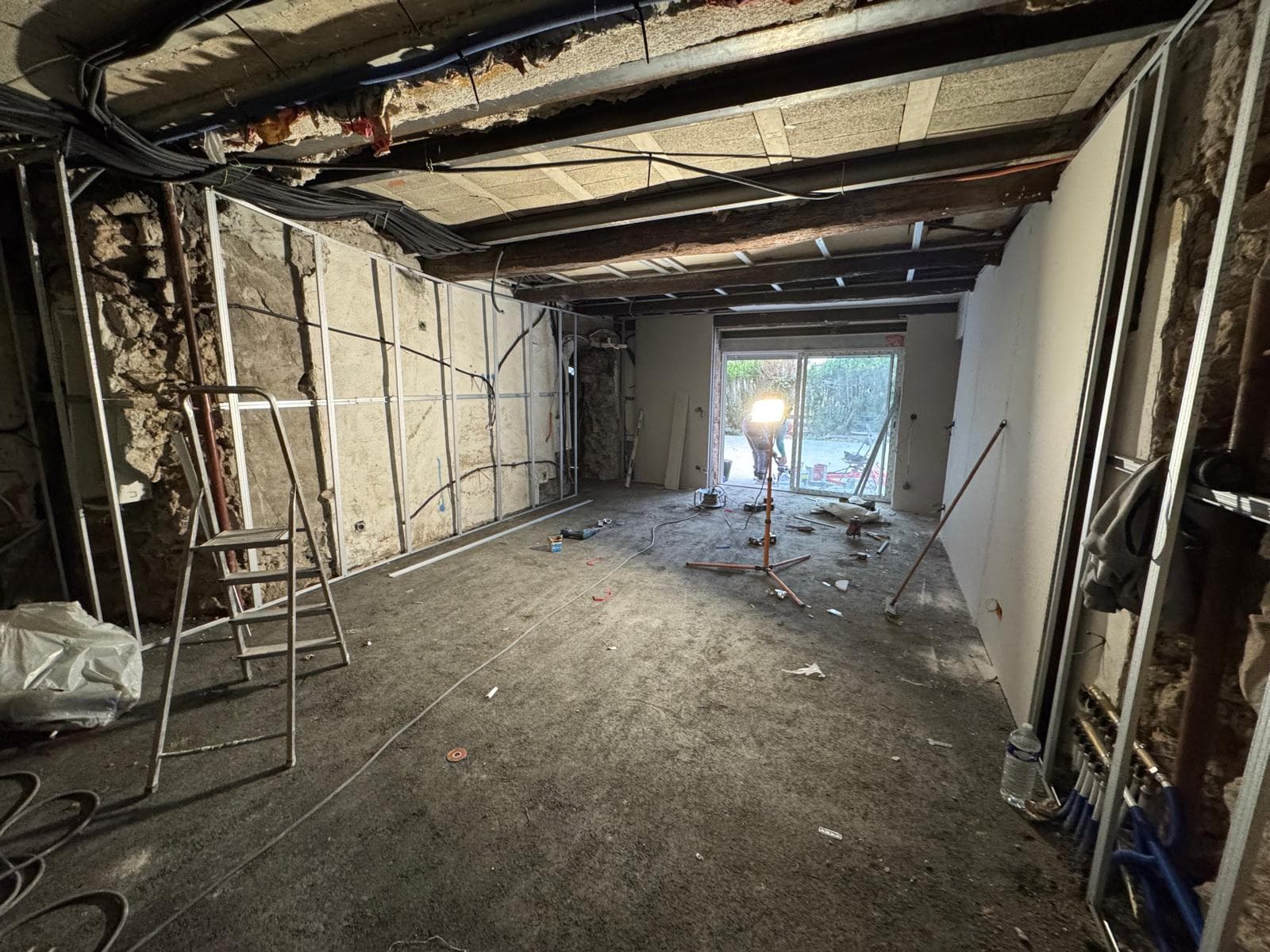 Rénovation complète – électricien Mougins Alpes-Maritimes — avant