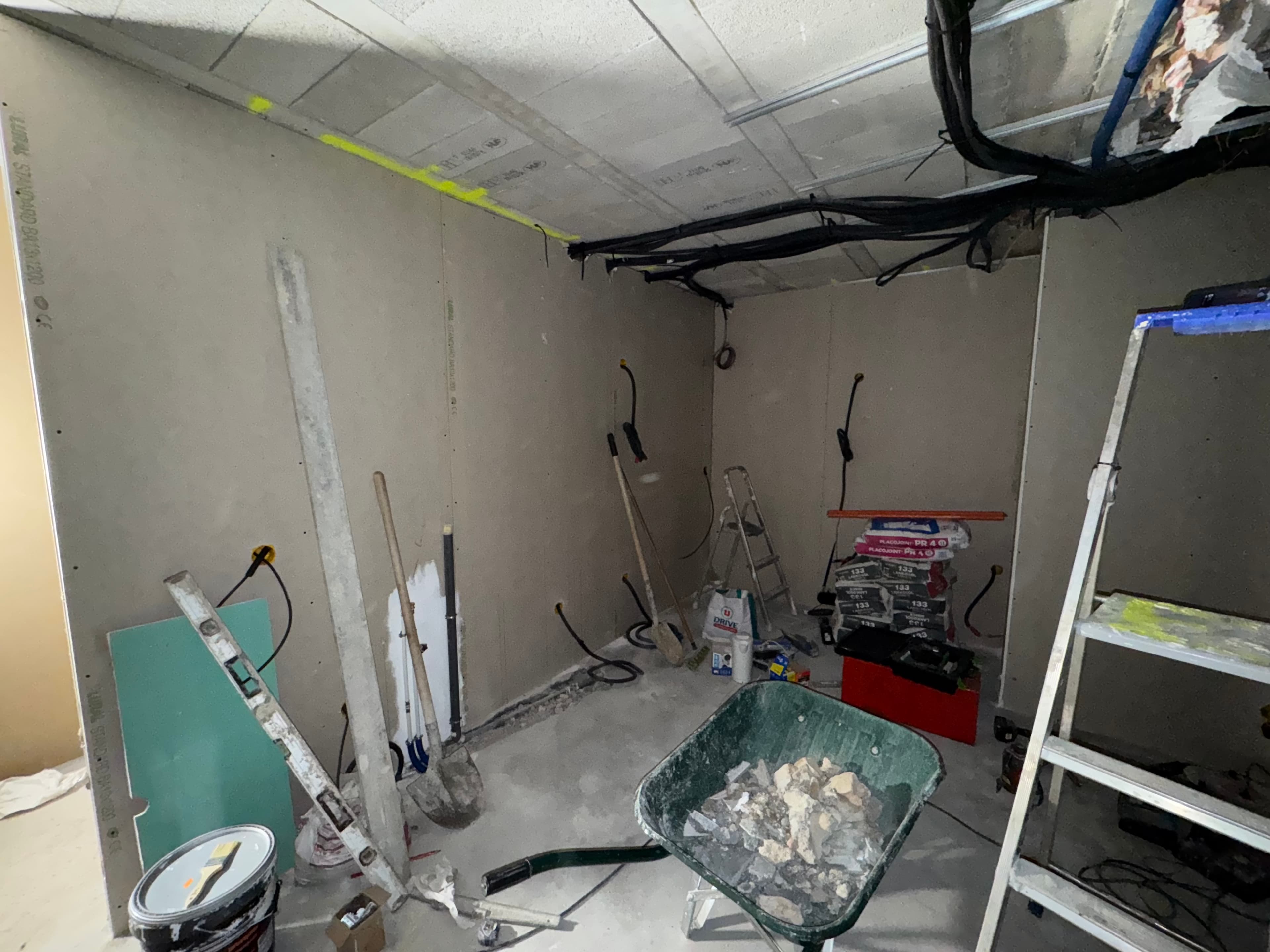 Cuisine – électricien Mougins Alpes-Maritimes — avant