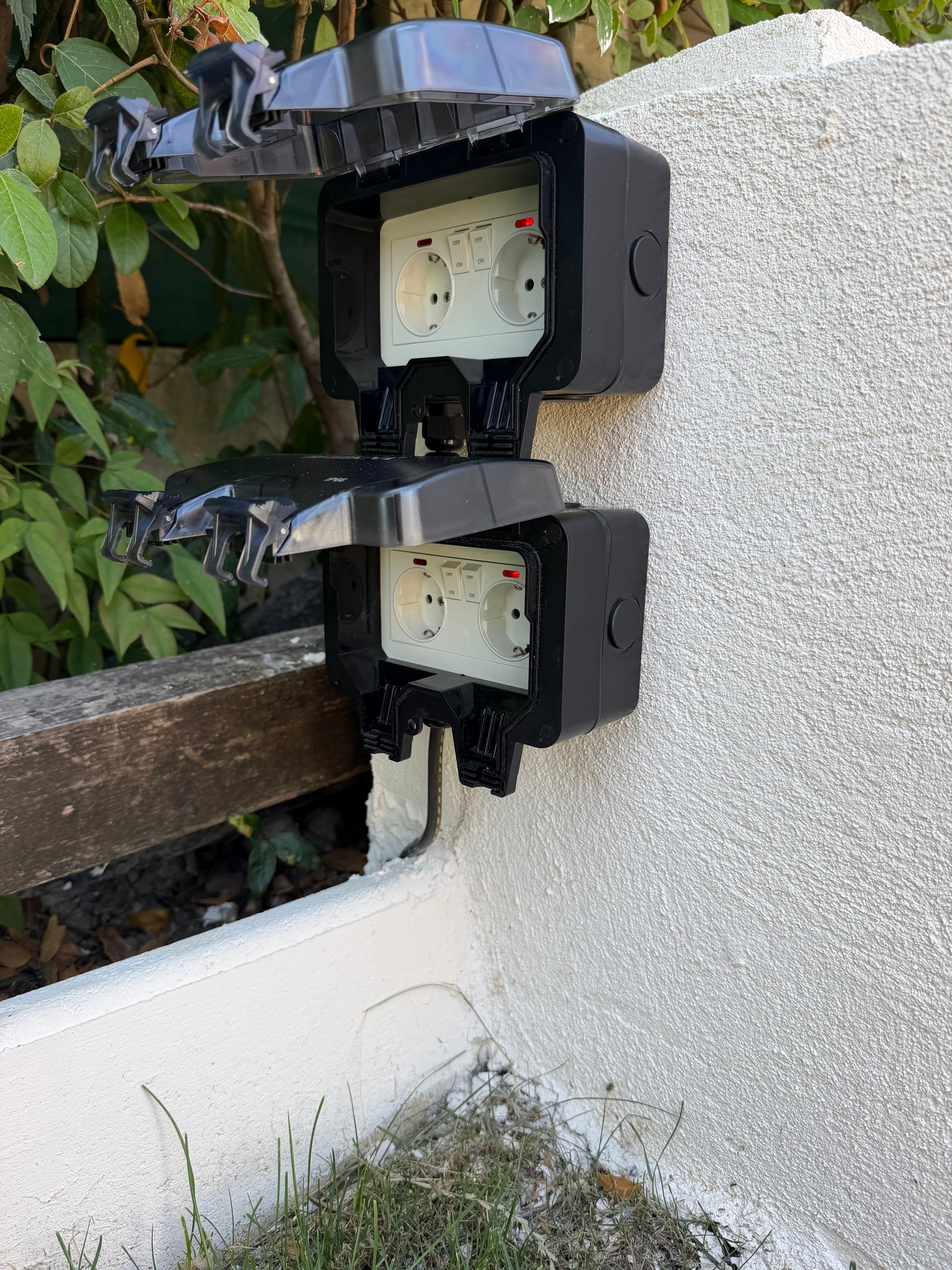 Installation de prises extérieures étanches avec ligne dédiée